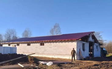 В Старорусском районе строят молочную ферму