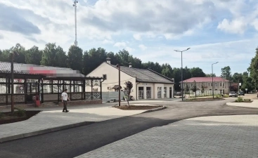 В посёлке Любытино продолжается благоустройство Базарной улицы
