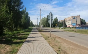 В Окуловке на улице Магистральной благоустроили пешеходную зону