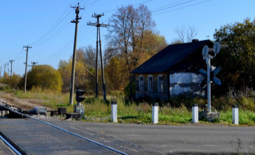 В Новгородской области привели в порядок восемь железнодорожных переездов