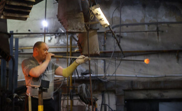 Маловишерский стекольный завод запустит производство изоляторов для линий электропередачи
