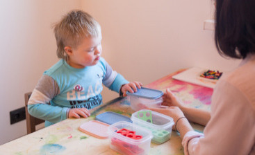 «Дом Солнца» в Великом Новгороде реализует проект по подготовке к школе детей с синдромом Дауна