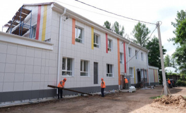 Продолжается реконструкция детского сада «Огонёк» в Любытине