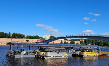 С 1 мая в Великом Новгороде возобновляются прогулки на катамаранах по Волхову