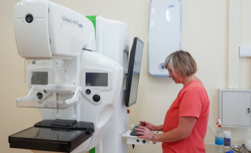 В Новгородском областном клиническом онкологическом диспансере появился новый маммограф.