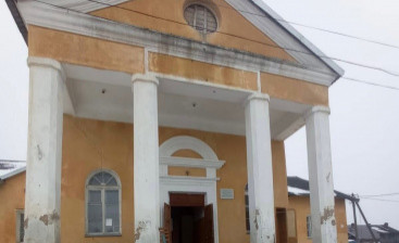 В Боровичском районе приступили к капитальному ремонту Дома культуры