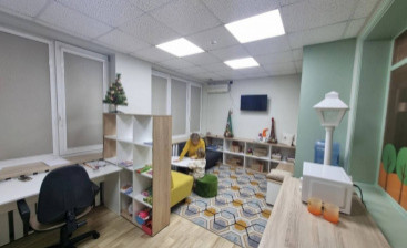 В организациях Новгородской области всё больше появляется детских комнат