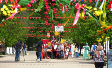Фестиваль «Верста старорусского Петрушки» в Старой Руссе