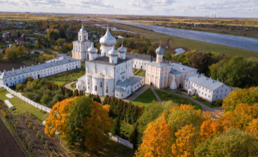 На катамаранах в Хутынь!